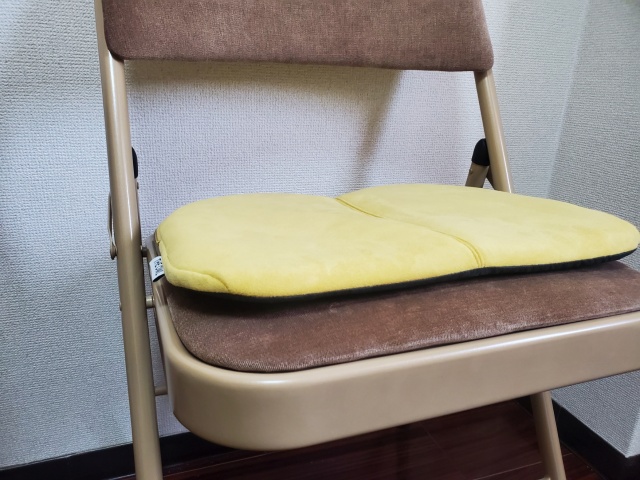 パイプ椅子でも似合うザ・アウルハイエストコンパクト。