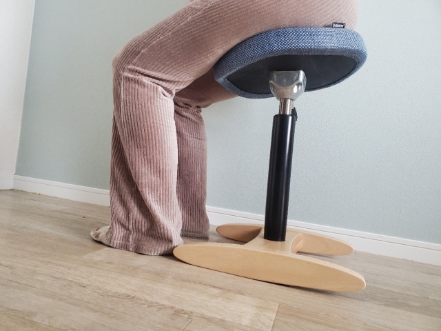 バランスラボの腰痛対策椅子・バランスシナジー